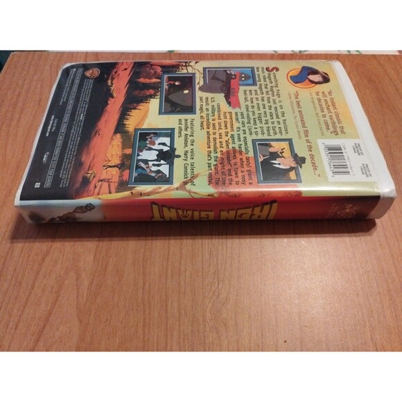 The Iron Giant (VHS, 1999, Clamshell) - Picture 4 of 8